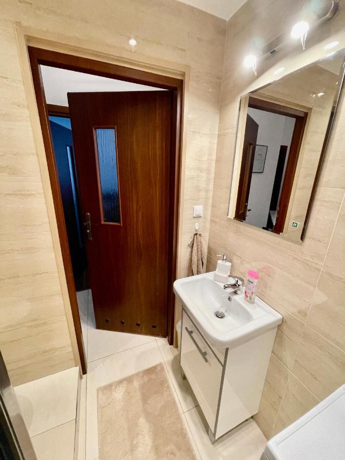 Diamond Metro Wifi 300 Mbs 70'Tv Netflix Hbo Appletv+ Apartamento Varsóvia Exterior foto