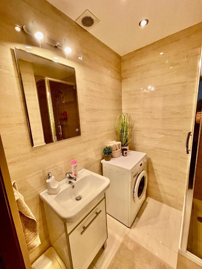 Diamond Metro Wifi 300 Mbs 70'Tv Netflix Hbo Appletv+ Apartamento Varsóvia Exterior foto